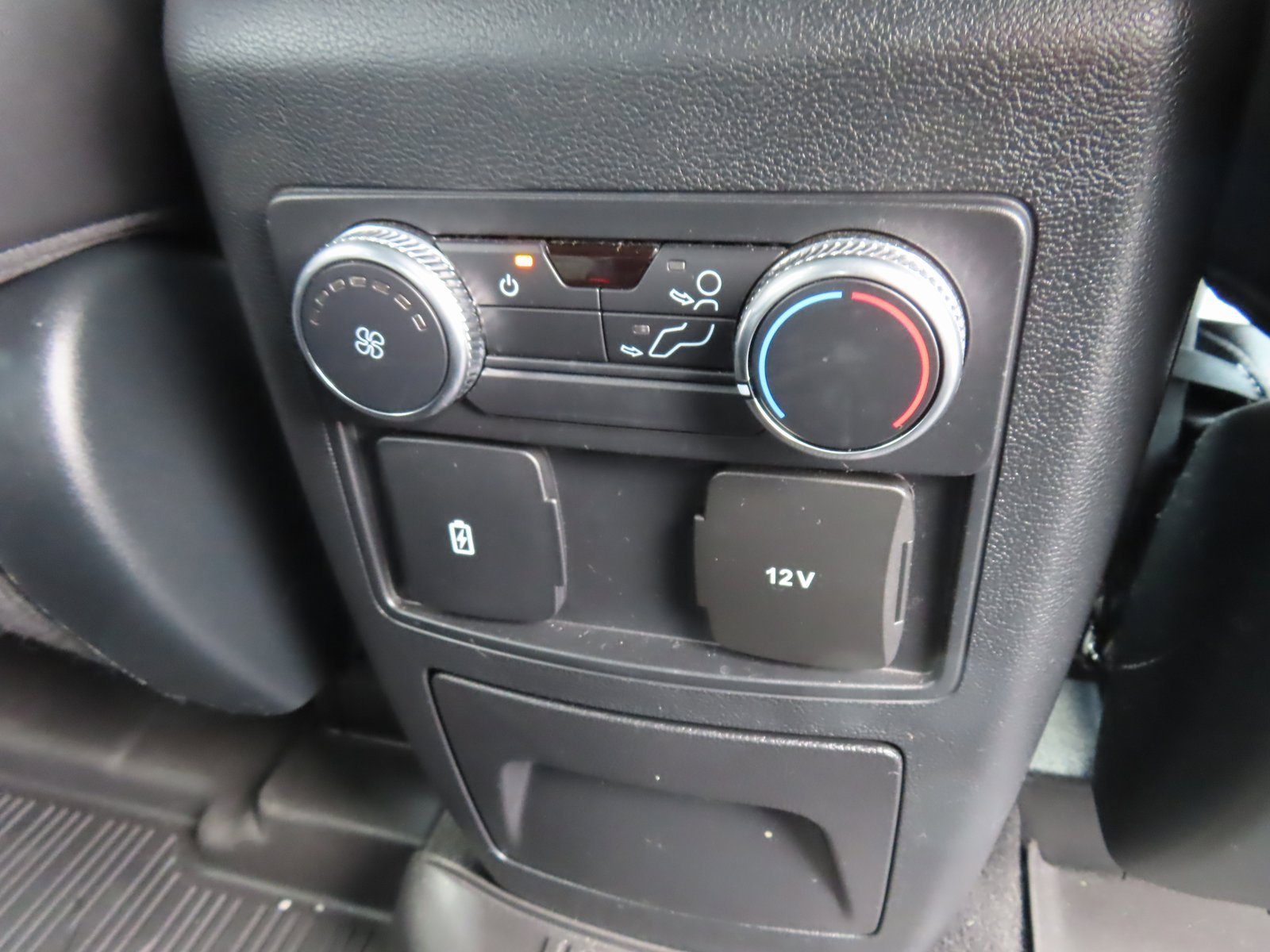 Used 2022 Ford Explorer XLT w/ Equipment Group 202A image 38