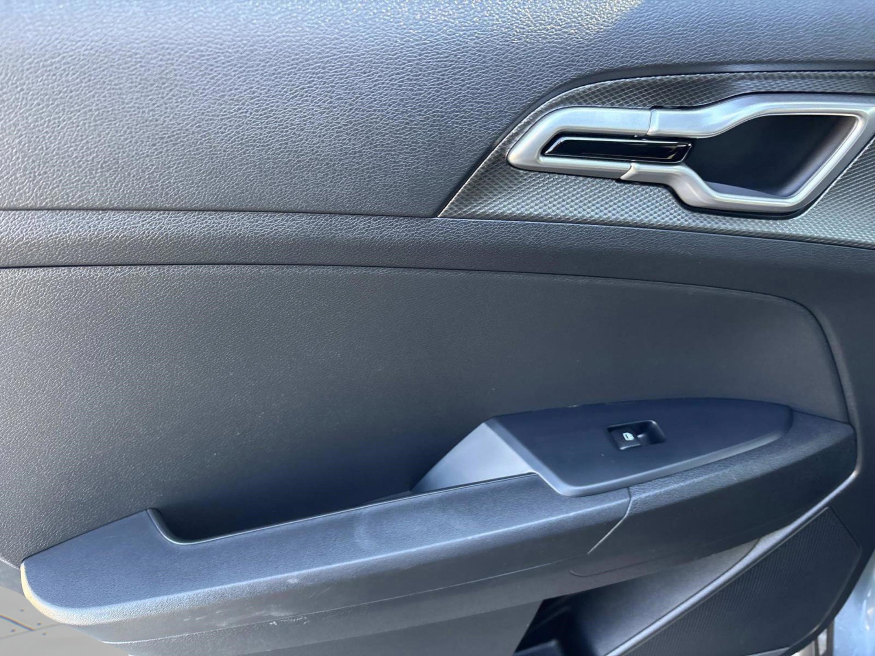 Used 2024 Kia Sportage LX image 18