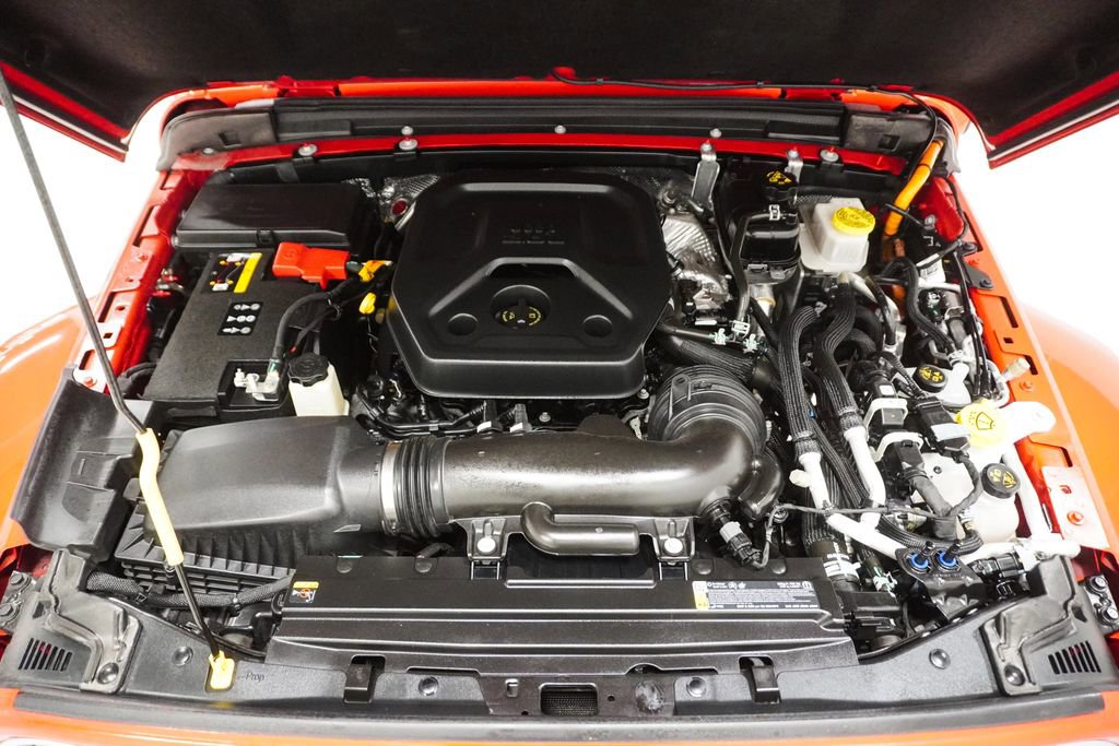 Used 2025 Jeep Wrangler Unlimited Sahara w/ Safety Group image 10