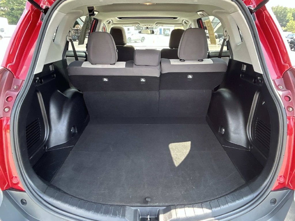 Used 2015 Toyota RAV4 XLE FWD image 11