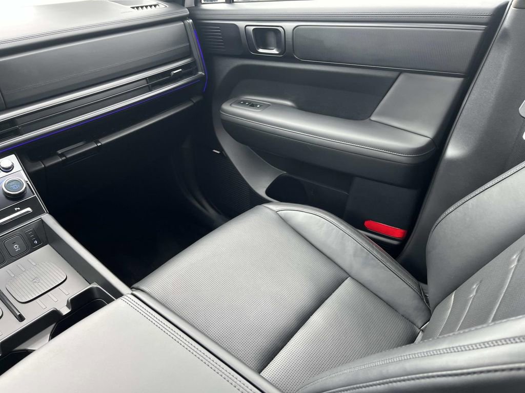 Used 2024 Hyundai Santa Fe Calligraphy image 13