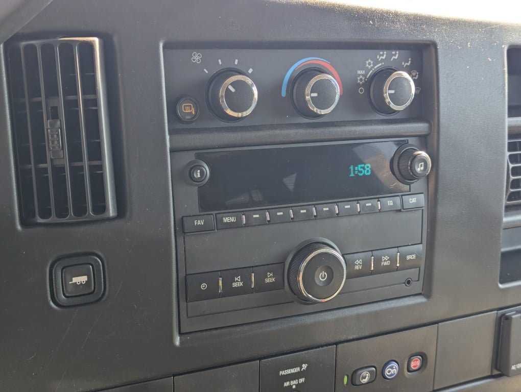 Used 2023 Chevrolet Express 3500 LS w/ Chrome Appearance Package RWD image 18