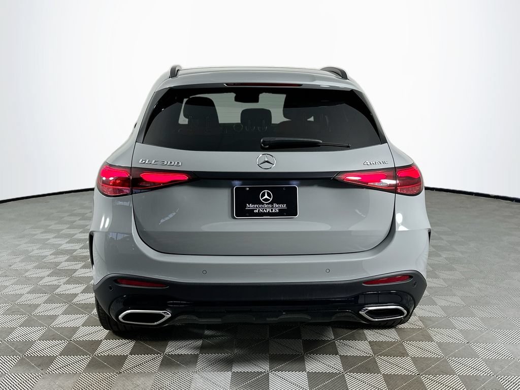Used 2025 Mercedes-Benz GLC 300 4MATIC image 6
