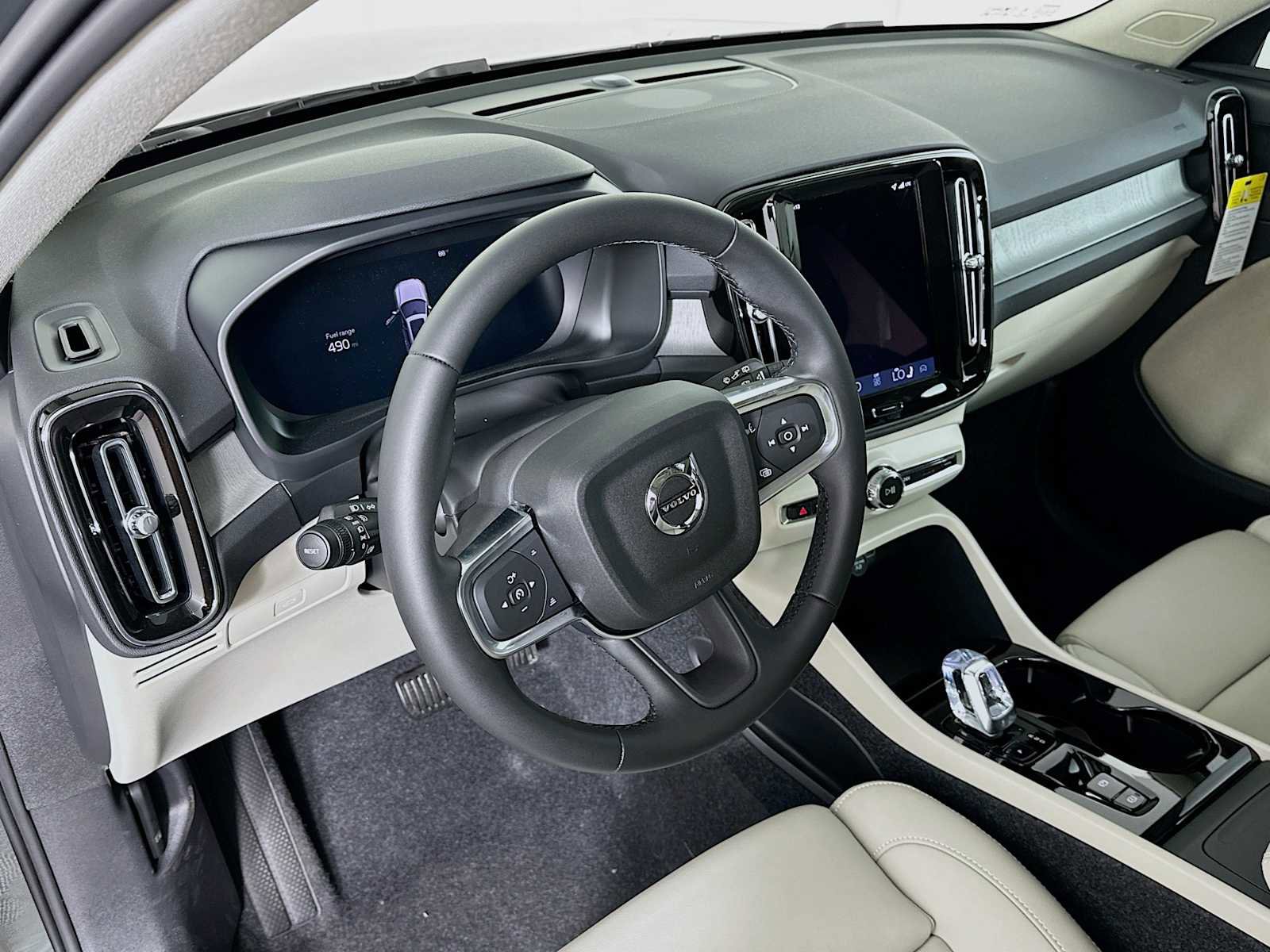 New 2026 Volvo XC40 B5 Plus w/ Protection Package Premier AWD/4WD image 9