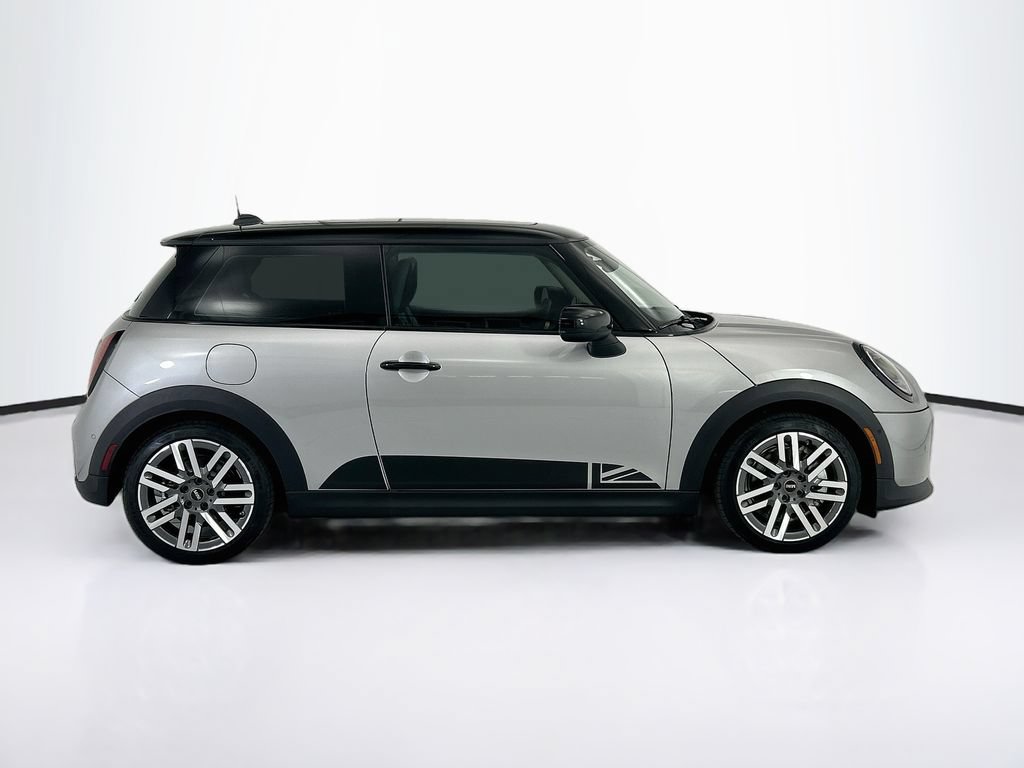 New 2026 MINI Cooper 2-Door Hardtop FWD image 4