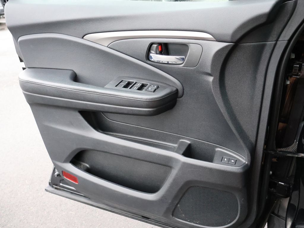 Used 2017 Honda Pilot EX-L image 32