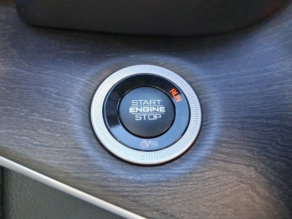 New 2025 Jeep Grand Cherokee L Limited w/ Trailer Tow Package image 33