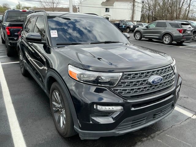 Used 2024 Ford Explorer XLT w/ Equipment Group 202A image 3