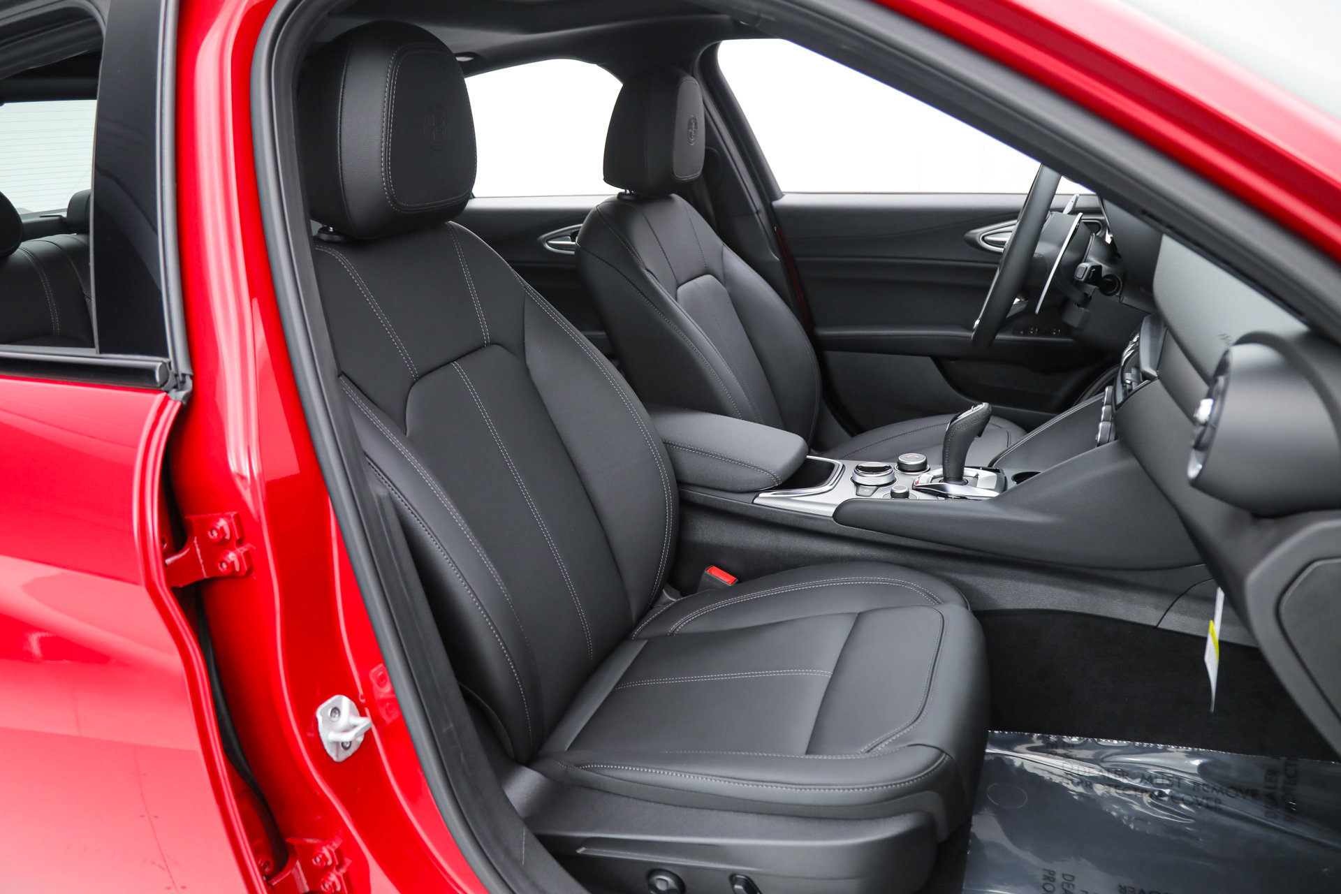 New 2025 Alfa Romeo Giulia w/ Driving Assist Package image 13