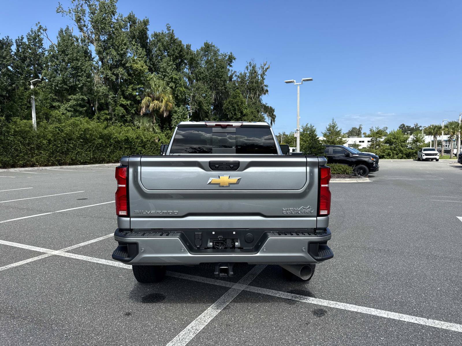 Used 2025 Chevrolet Silverado 2500 High Country w/ High Country Premium Package AWD/4WD image 4