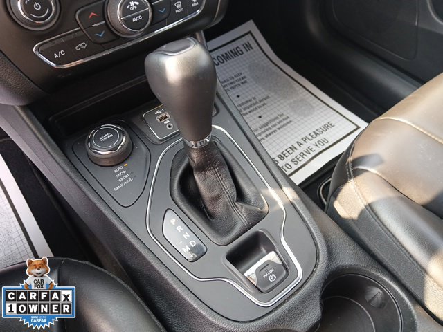 Used 2019 Jeep Cherokee Latitude Plus w/ Comfort/Convenience Group AWD/4WD image 31