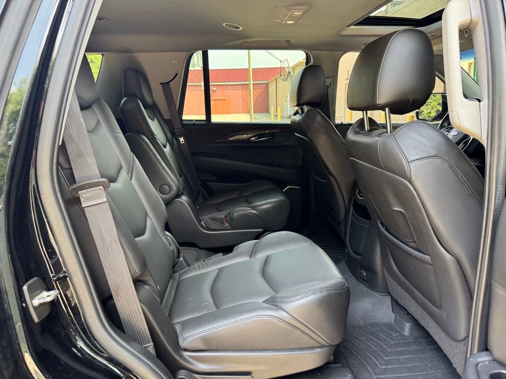 Used 2020 Cadillac Escalade Luxury AWD/4WD image 24