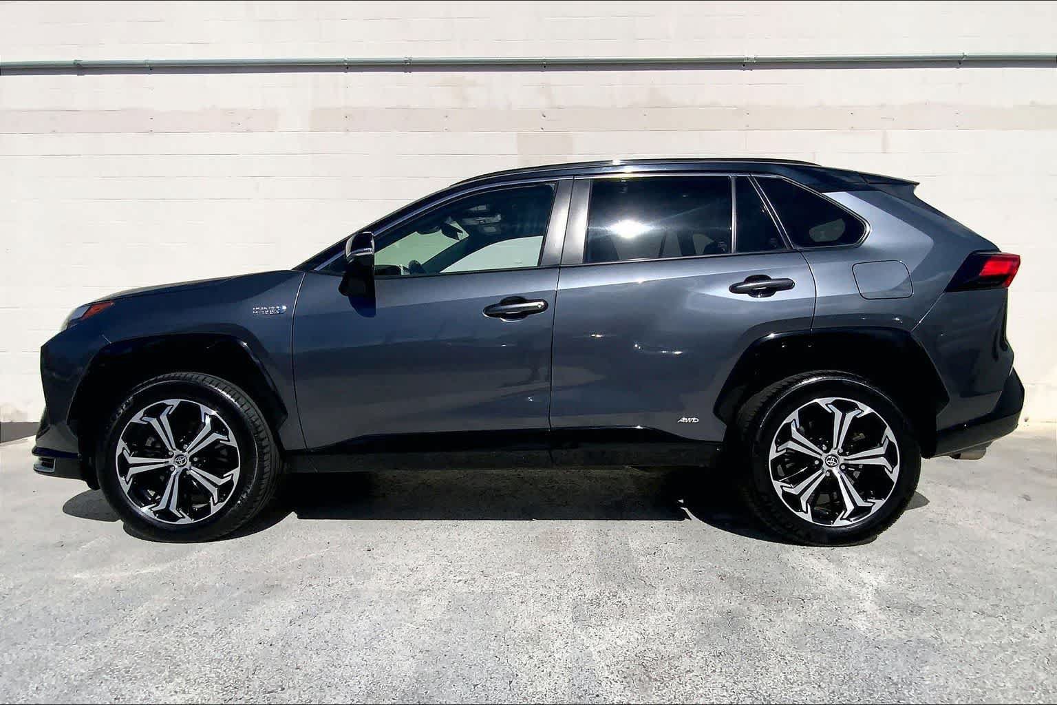 Used 2022 Toyota RAV4 XSE AWD/4WD image 3
