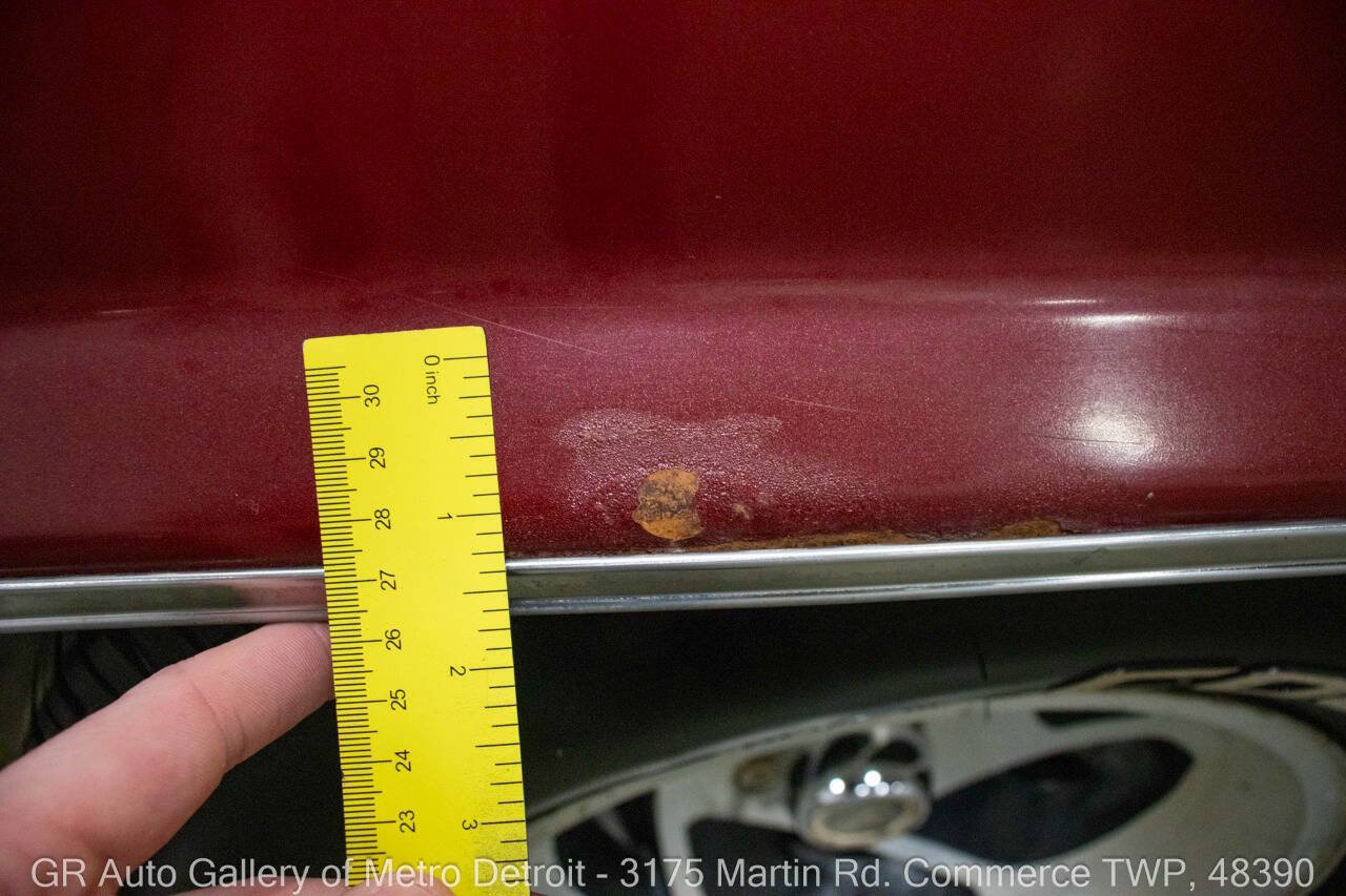 Used 1990 Cadillac Brougham image 34