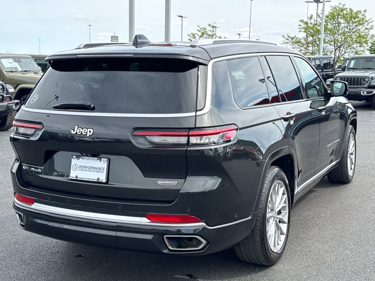 Used 2022 Jeep Grand Cherokee L Summit image 3