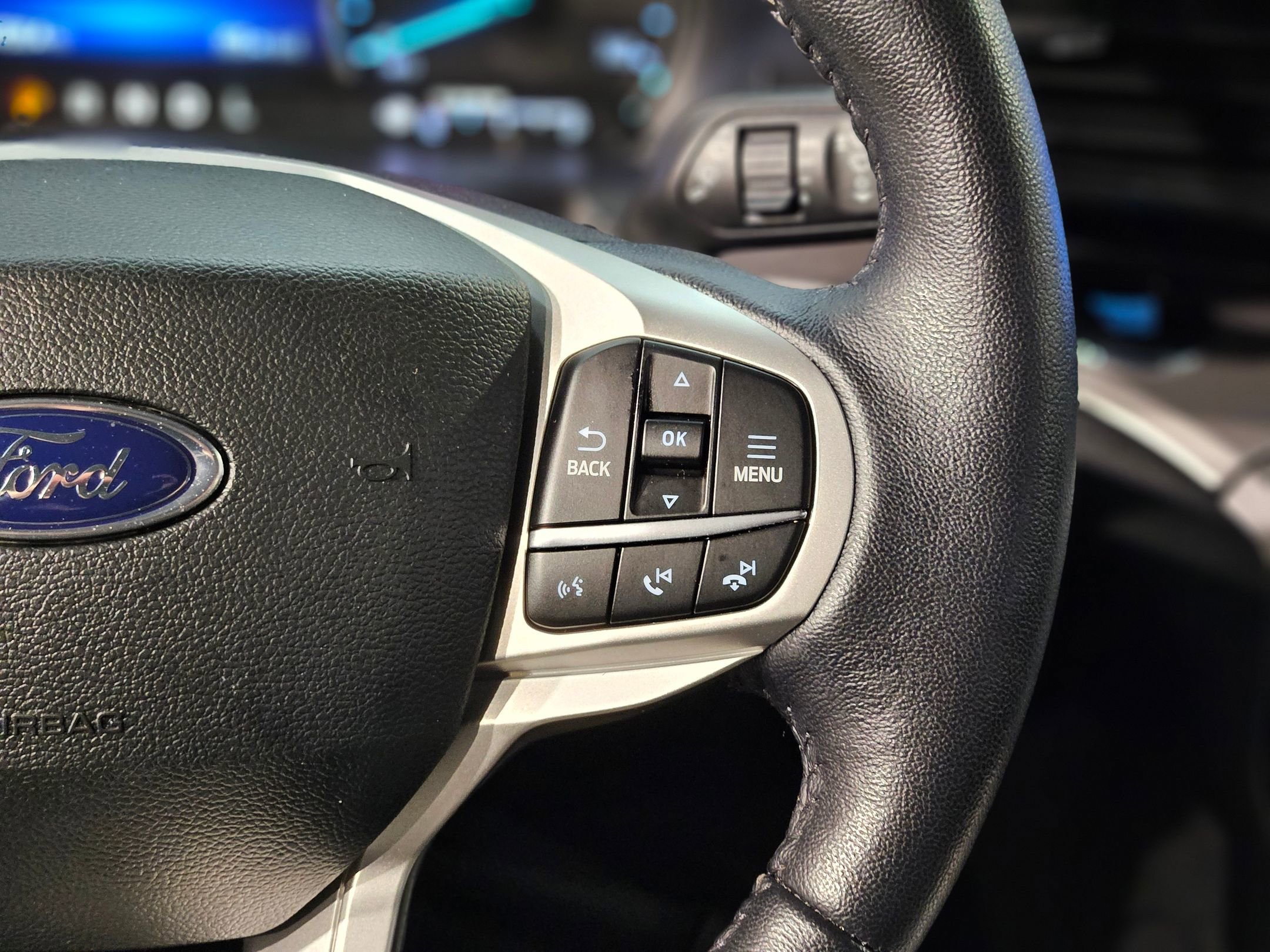 Used 2023 Ford Explorer XLT image 28