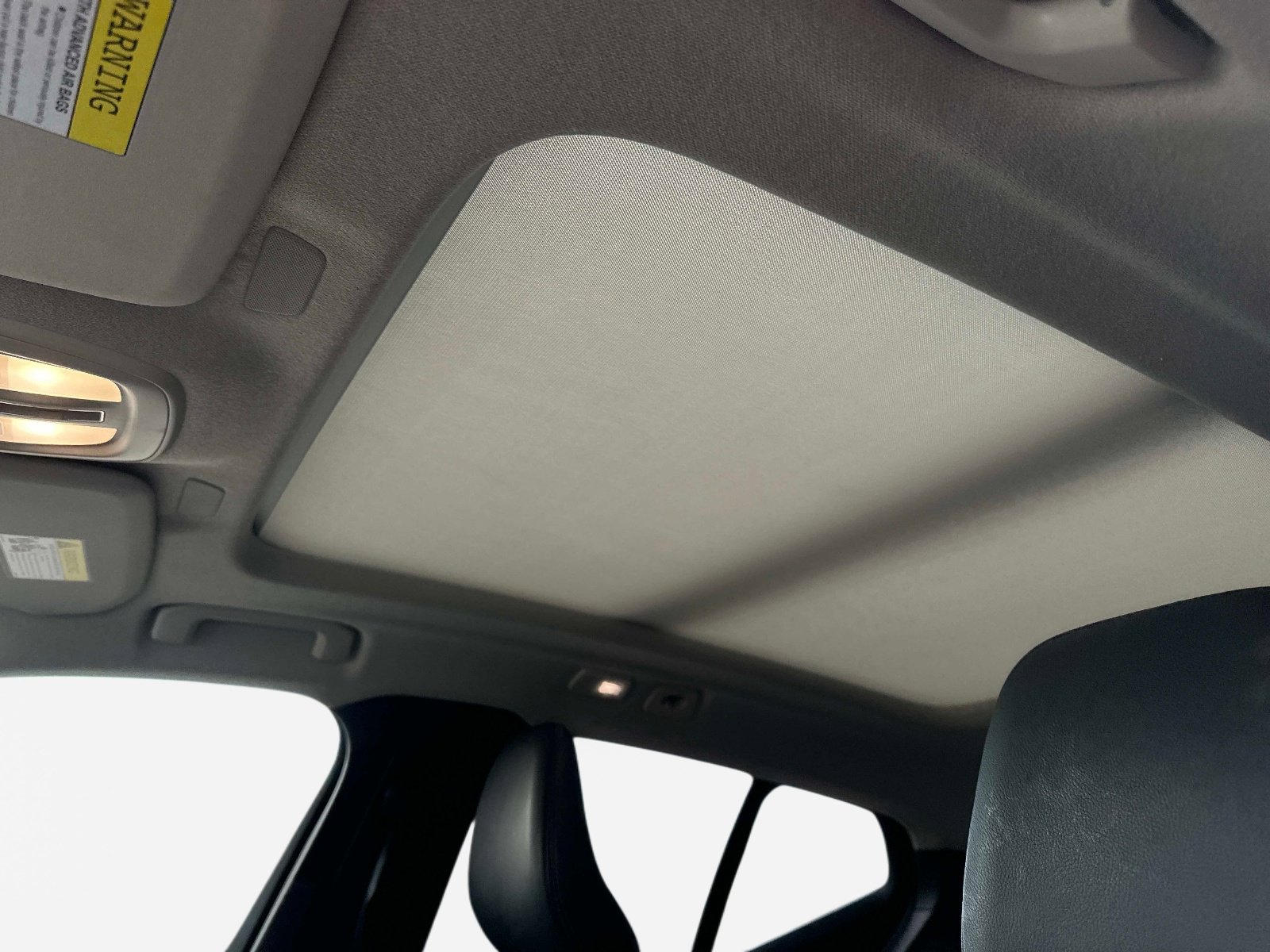 Certified 2023 Volvo XC40 B5 Ultimate w/ Protection Package Premier image 32