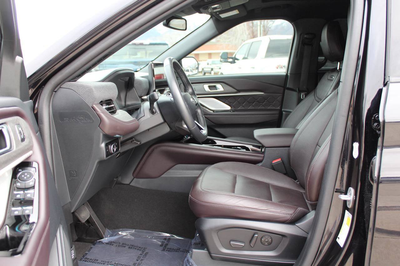 Used 2025 Ford Explorer Platinum w/ LUX Leather Package image 46