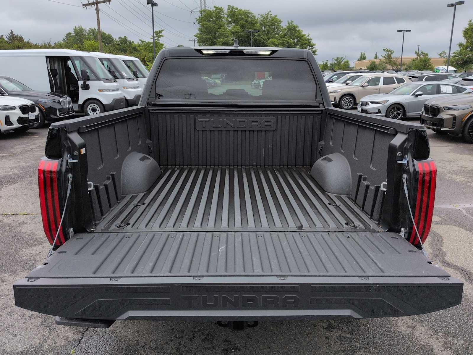 Used 2025 Toyota Tundra Limited AWD/4WD image 33