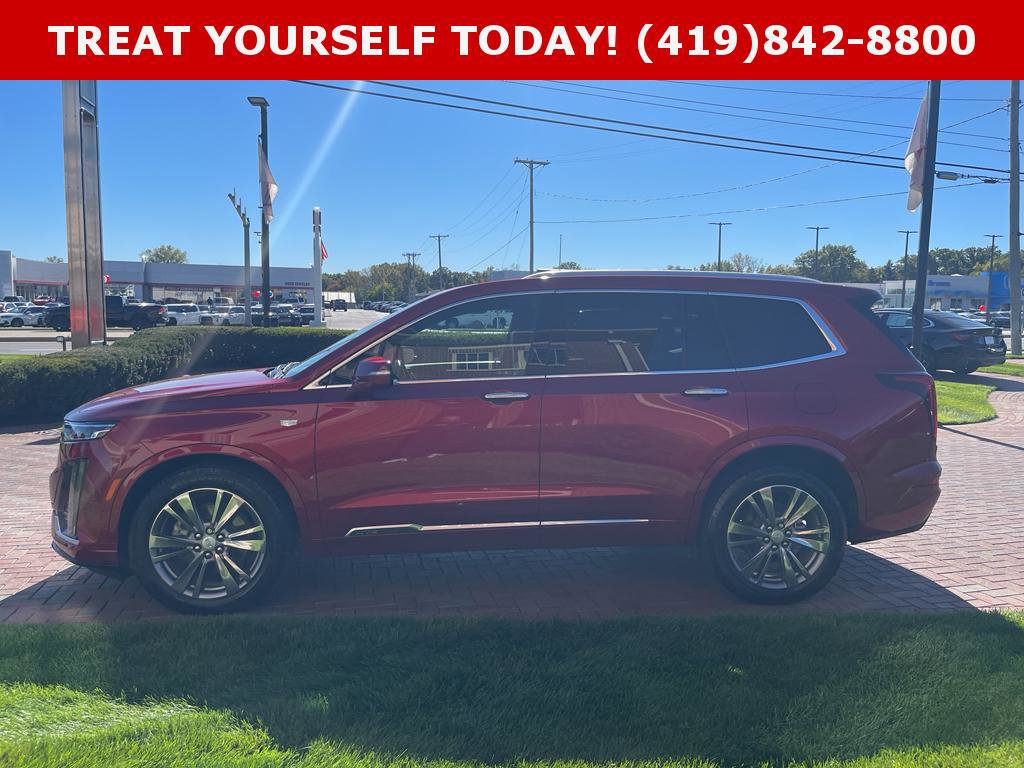 Used 2024 Cadillac XT6 Premium Luxury w/ Platinum Package image 11