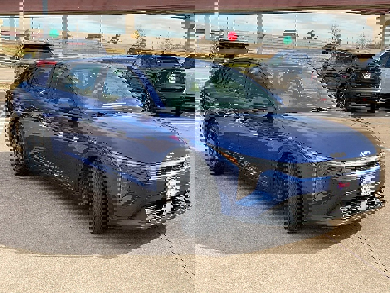 Used 2025 Kia K4 LXS image 4