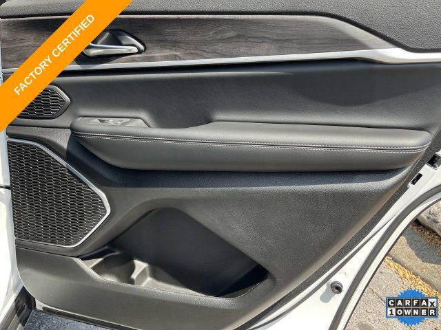 Certified 2025 Jeep Grand Cherokee L Limited w/ Black Appearance Package AWD/4WD image 19