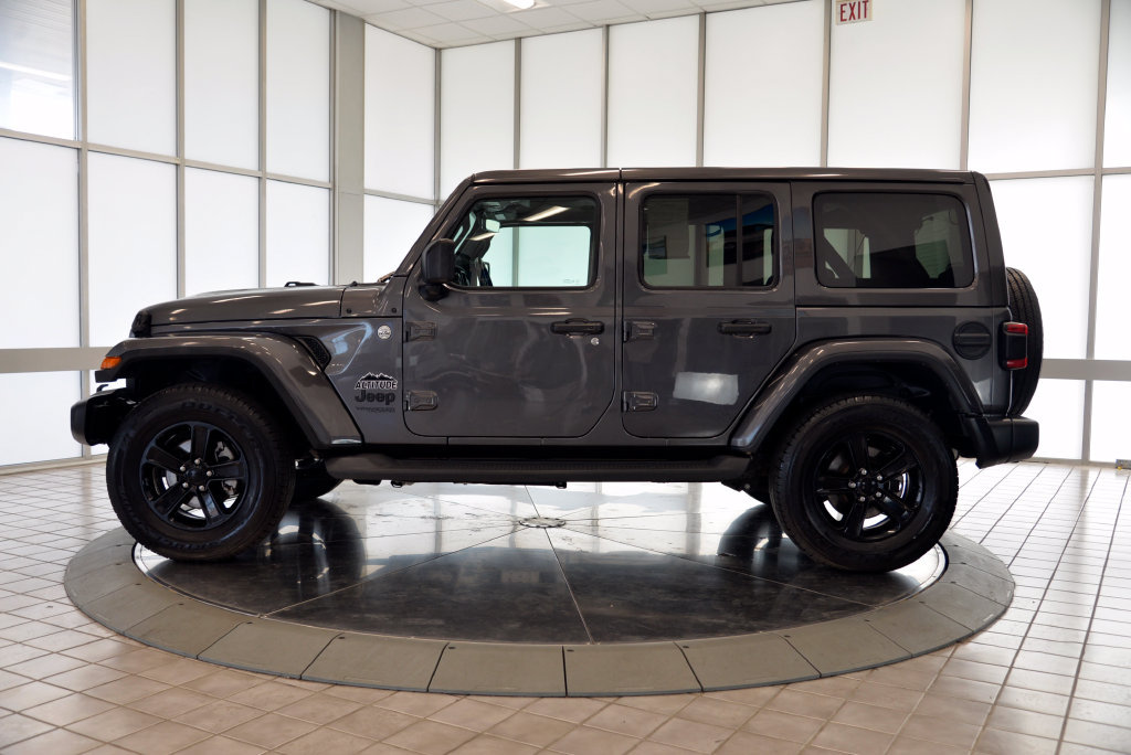 Used 2019 Jeep Wrangler Unlimited Sahara AWD/4WD image 5