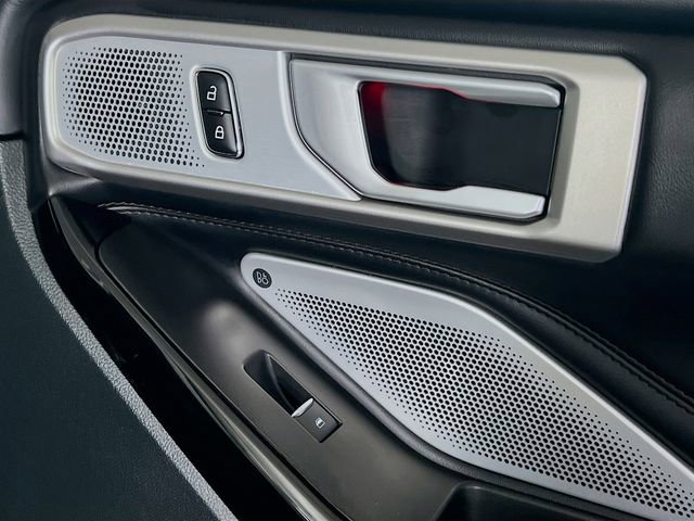 Used 2023 Ford Explorer Platinum w/ Technology Package image 32