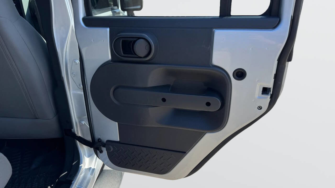 Used 2007 Jeep Wrangler Unlimited X image 14