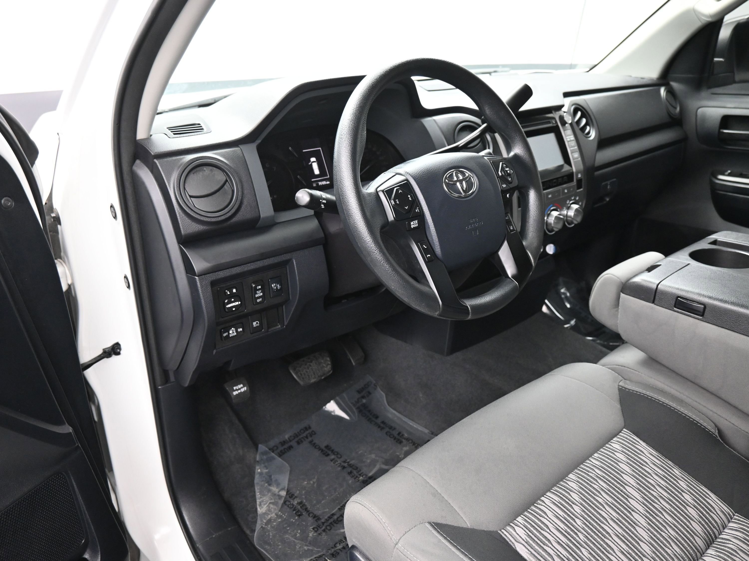 Used 2018 Toyota Tundra SR image 12