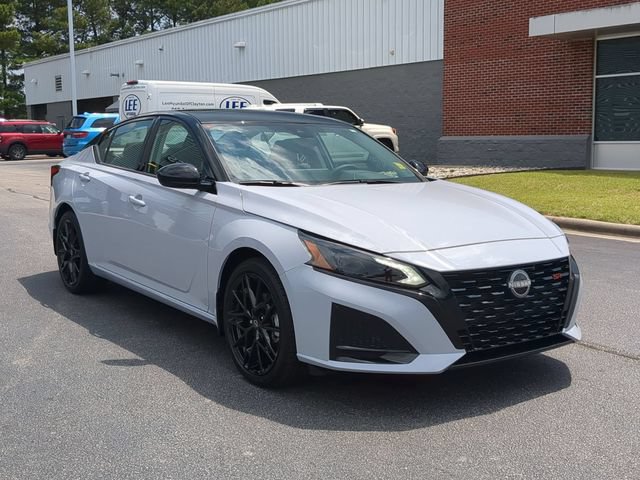 New 2026 Nissan Altima 2.5 SR w/ SR Midnight Edition Package FWD image 1