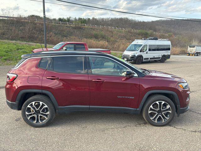 Certified 2022 Jeep Compass Limited AWD/4WD image 4
