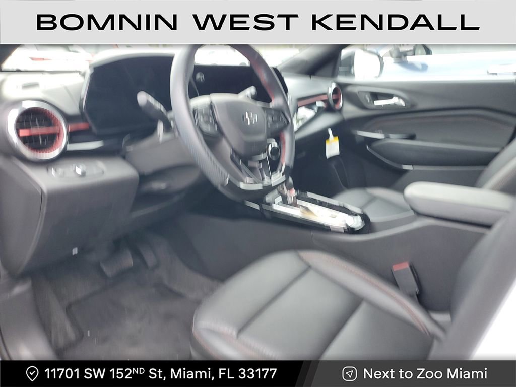 Used 2025 Chevrolet Trax RS w/ Driver Confidence Package image 10