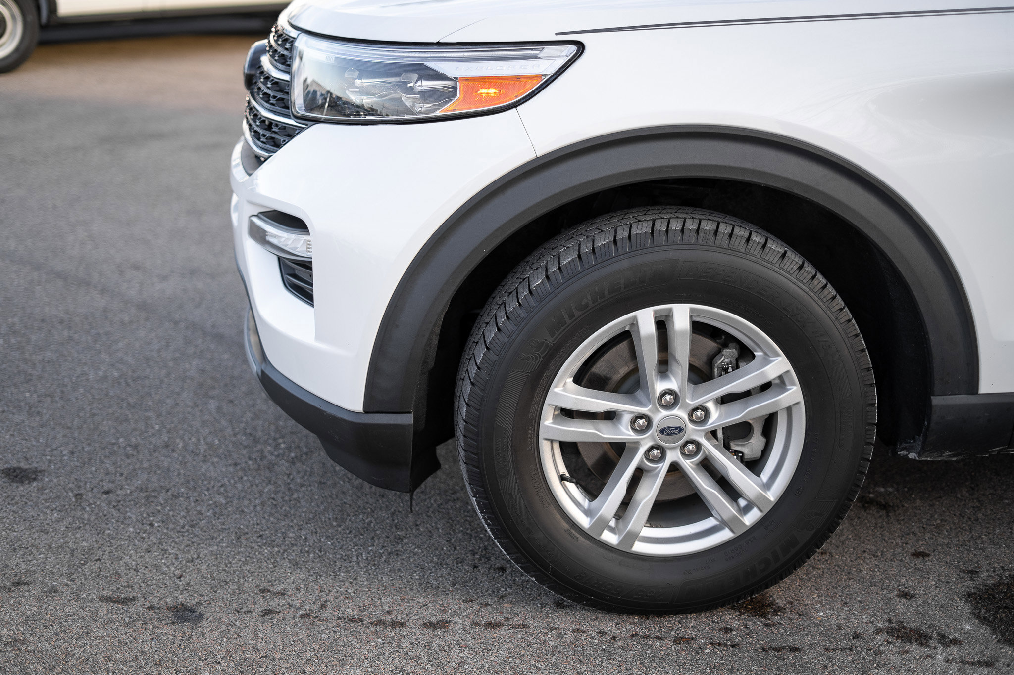 Used 2020 Ford Explorer XLT w/ Equipment Group 202A image 6