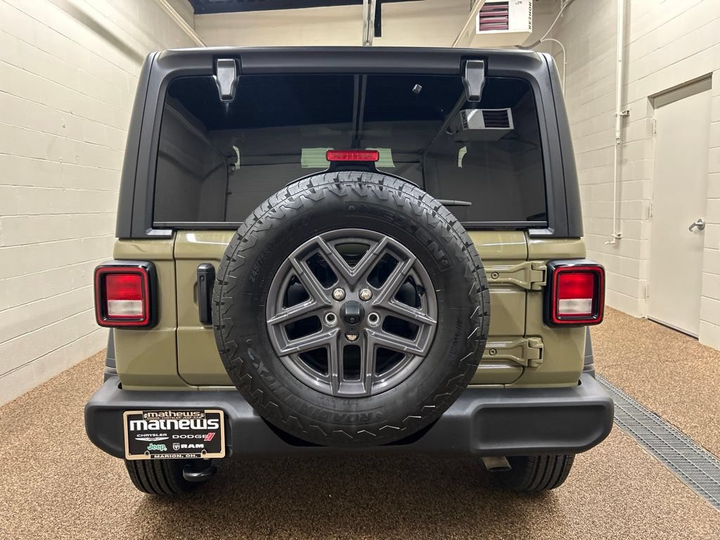 Used 2025 Jeep Wrangler Sport AWD/4WD image 3