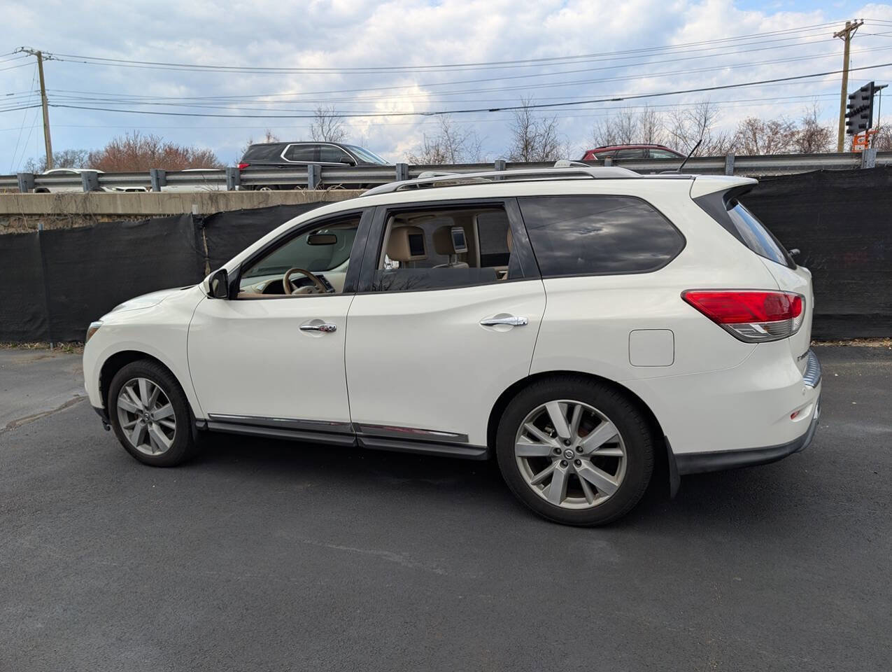 Used 2014 Nissan Pathfinder Platinum w/ Platinum Premium Package AWD/4WD image 5