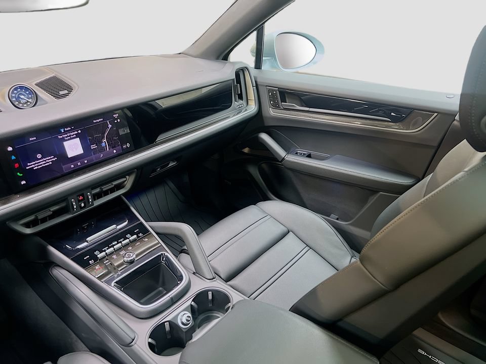 New 2026 Porsche Cayenne Coupe AWD/4WD image 26