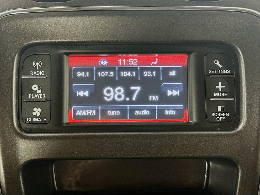 Used 2018 Dodge Journey SE image 17