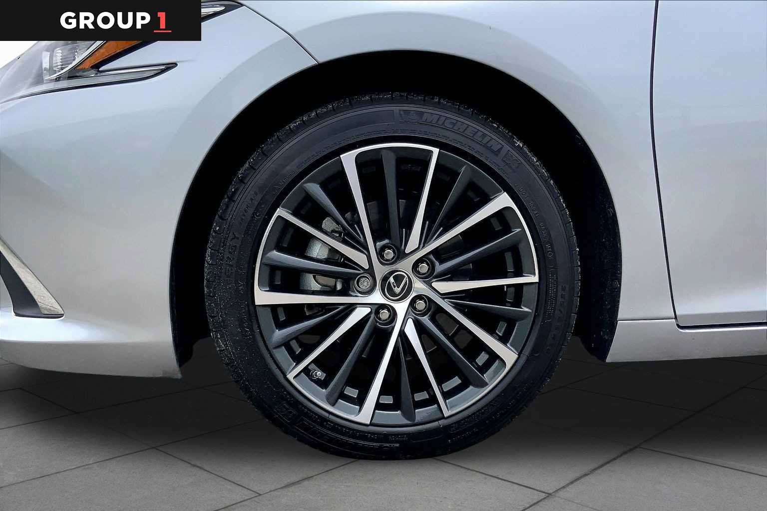 Used 2024 Lexus ES 350 w/ Premium Package FWD image 11