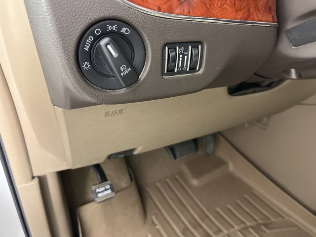 Used 2015 Chrysler Town & Country Touring-L w/ Driver Convenience Group image 28