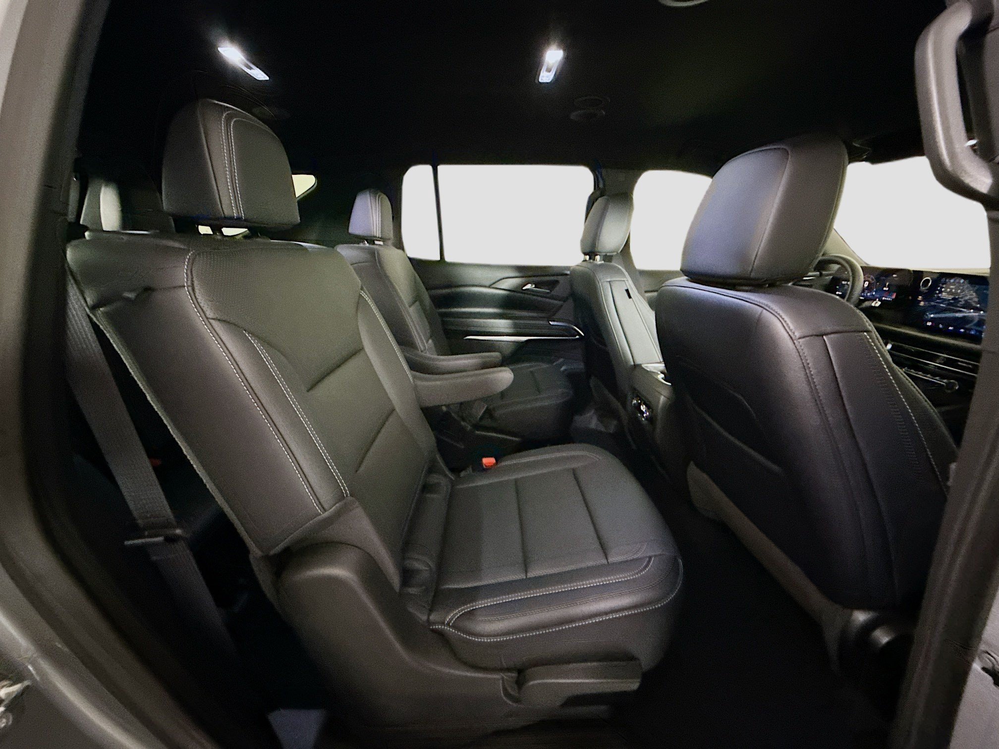 Used 2026 Chevrolet Traverse LT FWD image 27