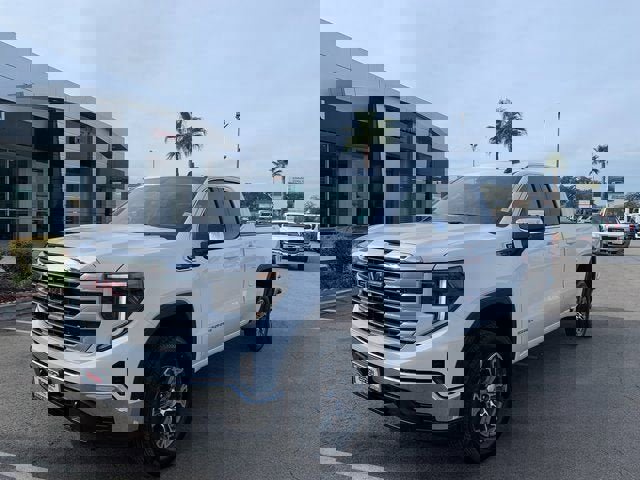 New 2026 GMC Sierra 1500 SLE w/ Preferred Package image 2