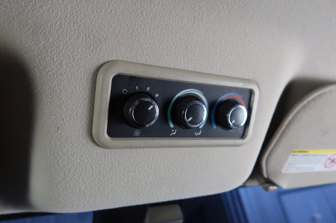 Used 2019 Chevrolet Express 3500 LT w/ LT Preferred Equipment Group RWD image 31