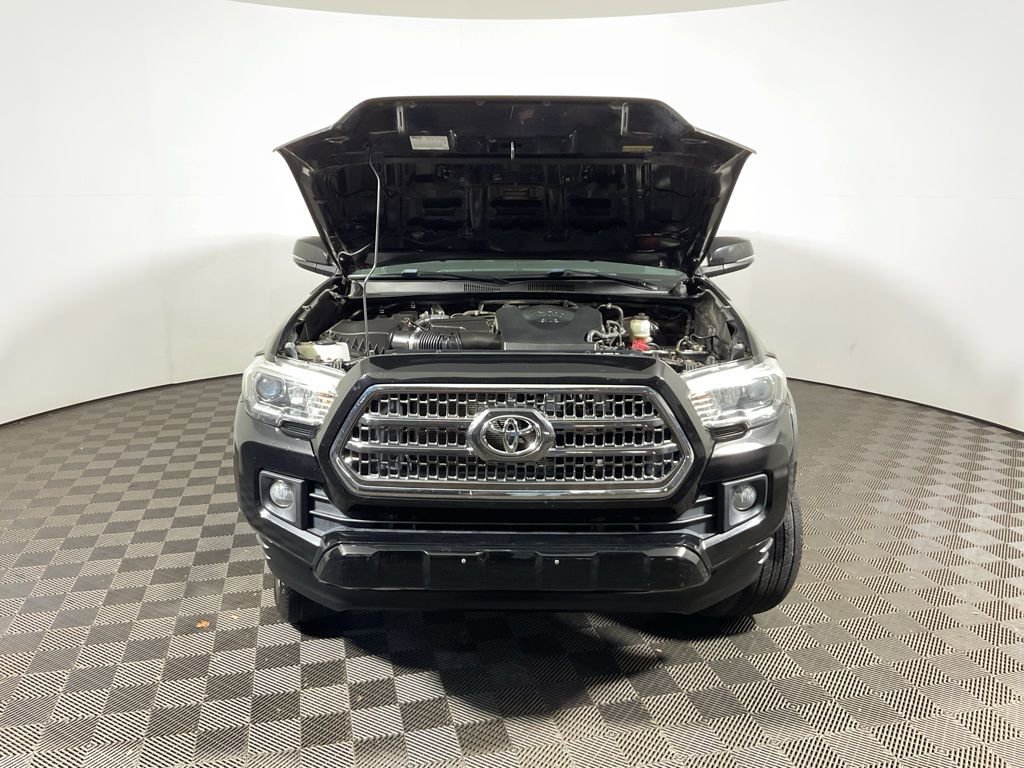 Used 2016 Toyota Tacoma TRD Sport image 6