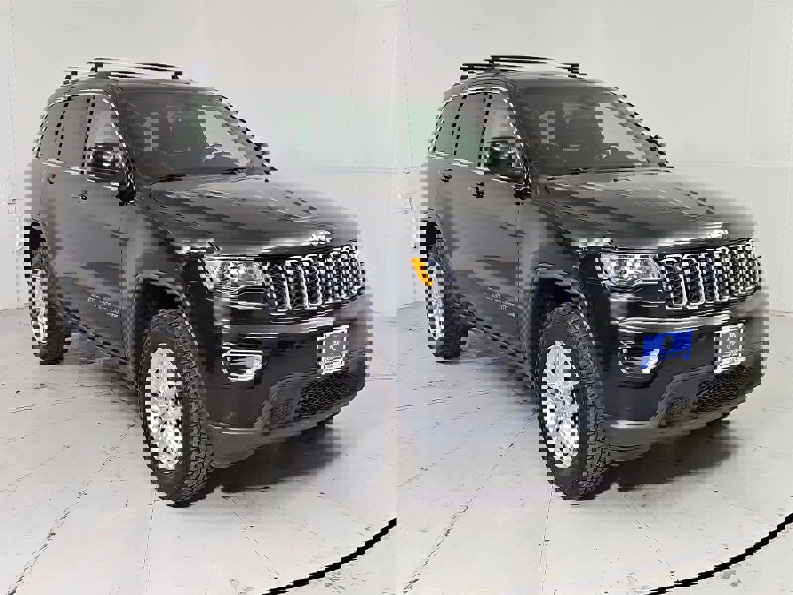 Used 2017 Jeep Grand Cherokee Laredo w/ Quick Order Package 23E image 8