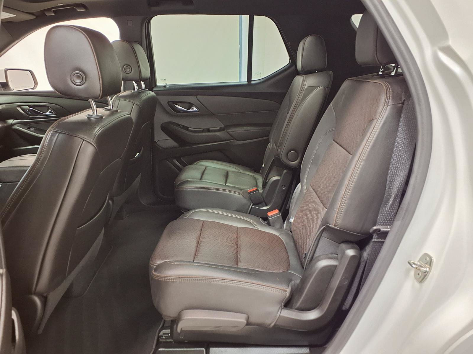 Used 2023 Chevrolet Traverse High Country FWD image 26