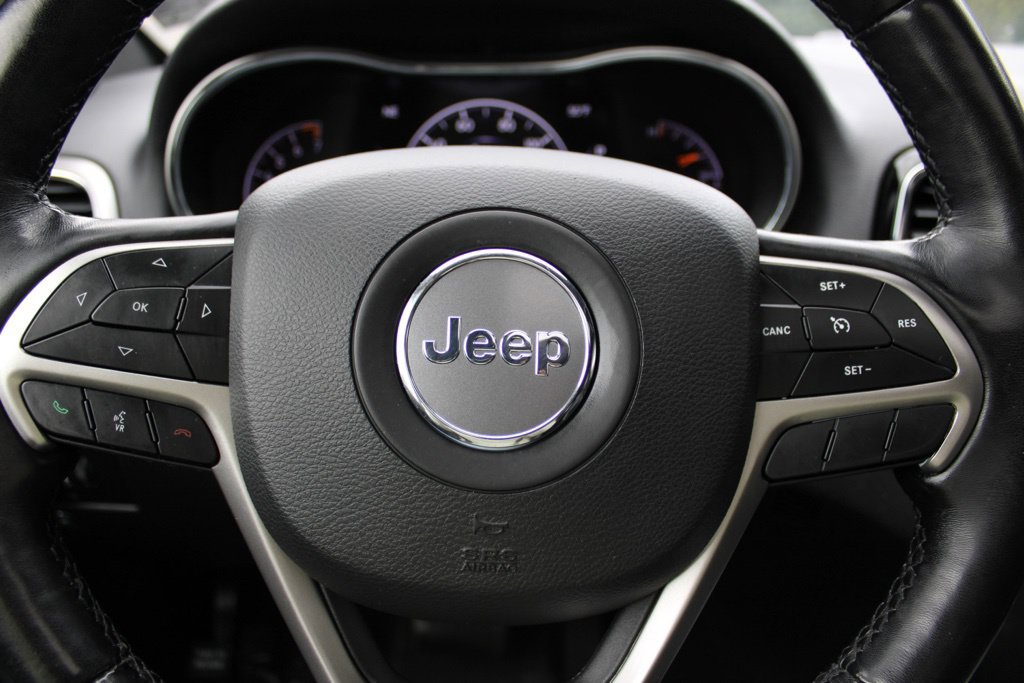 Used 2020 Jeep Grand Cherokee Altitude AWD/4WD image 22