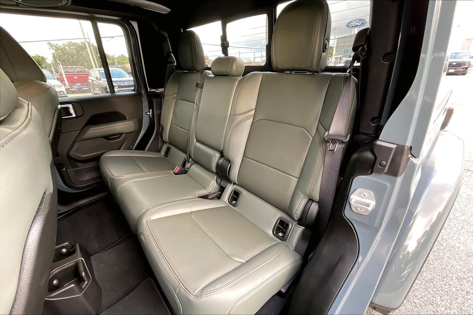 Used 2026 Jeep Gladiator Mojave AWD/4WD image 26