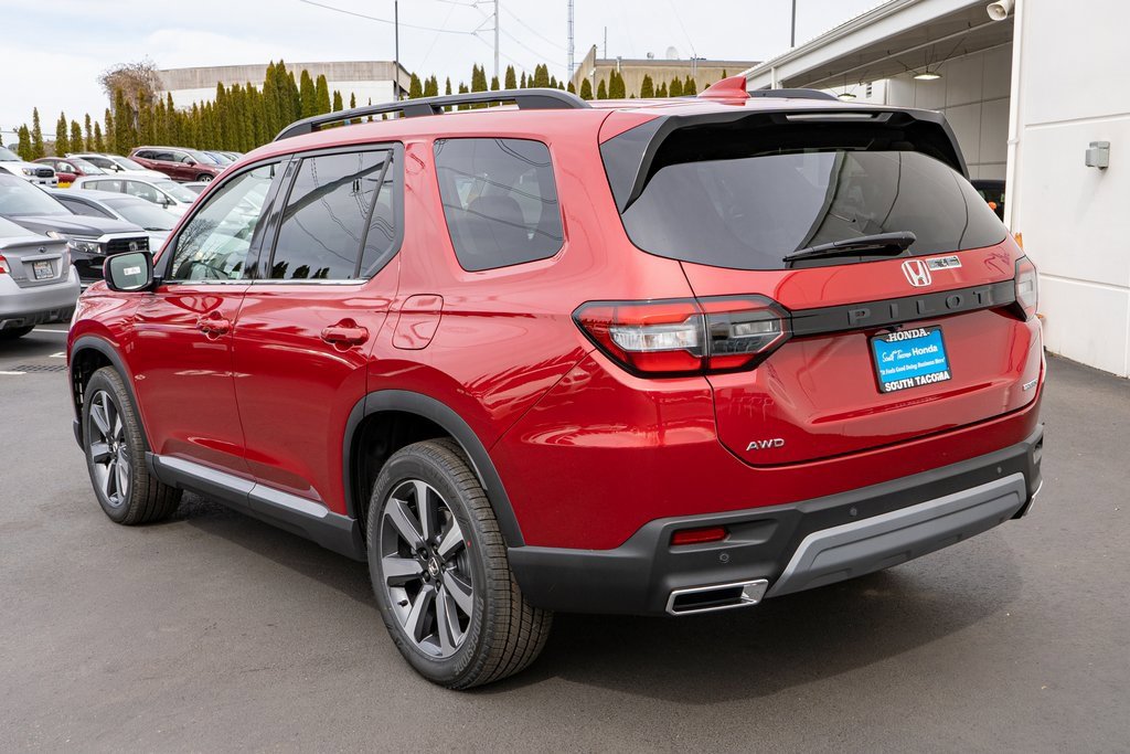 New 2025 Honda Pilot Touring image 8