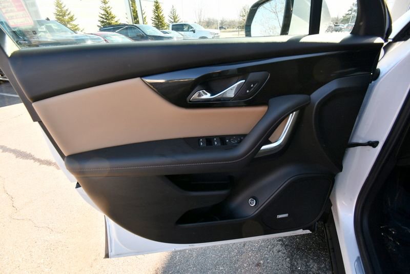 Used 2025 Chevrolet Blazer Premier w/ Driver Confidence II Package AWD/4WD image 14